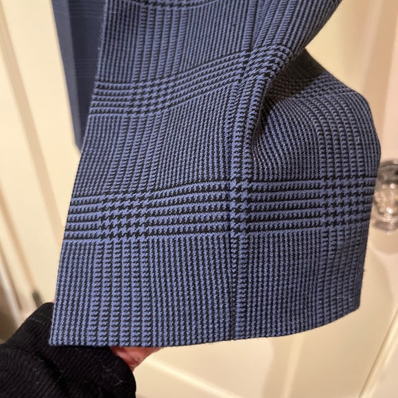 Size 4 Hugo Boss Blue Suit - Picture 3 of 7